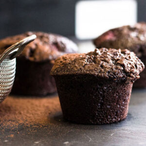 Chocolate muffins with cherries (3 pieces)